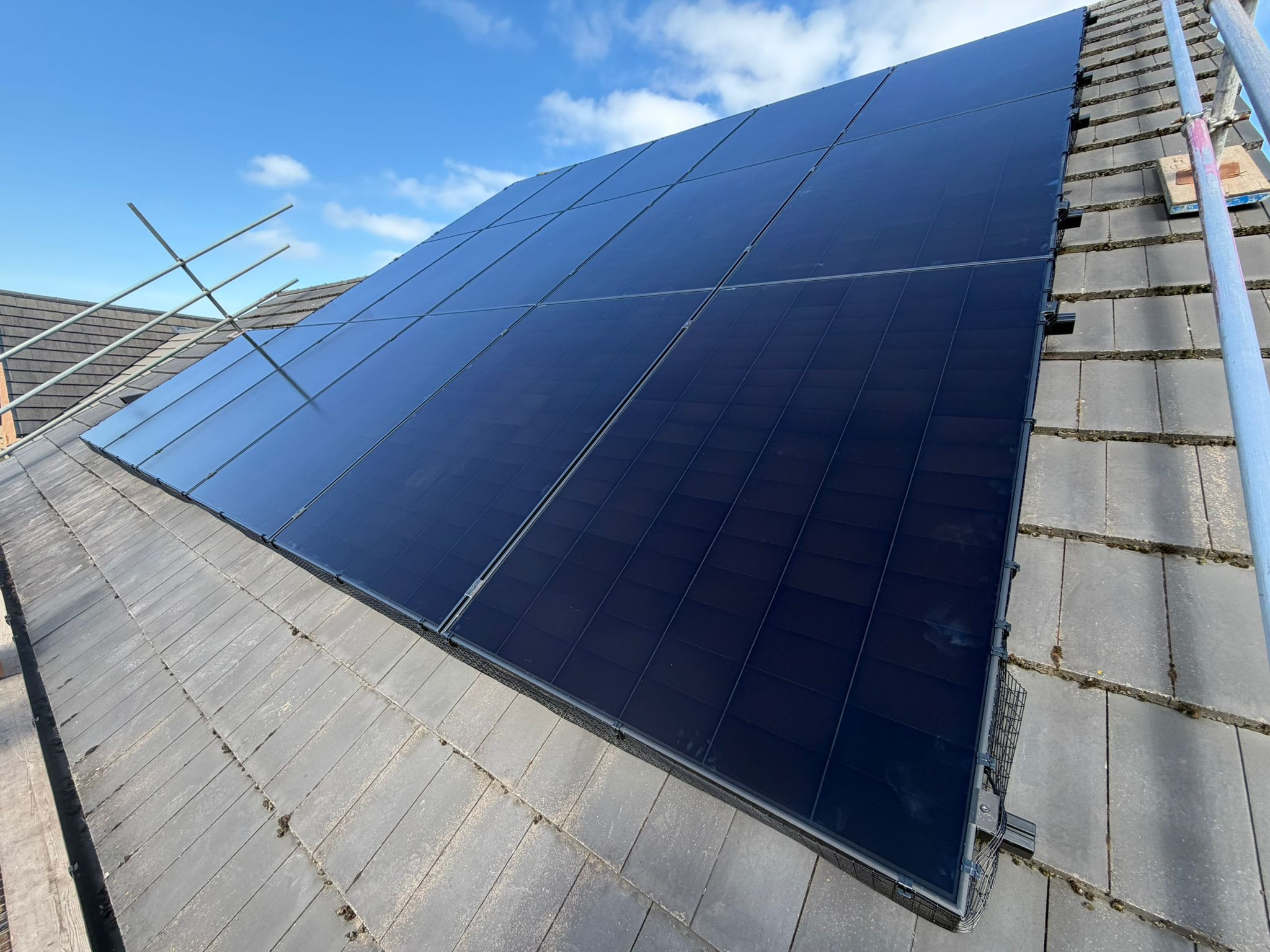 Why More and More Homeowners in Derbyshire Are Switching to Solar Panels and Battery Storage.